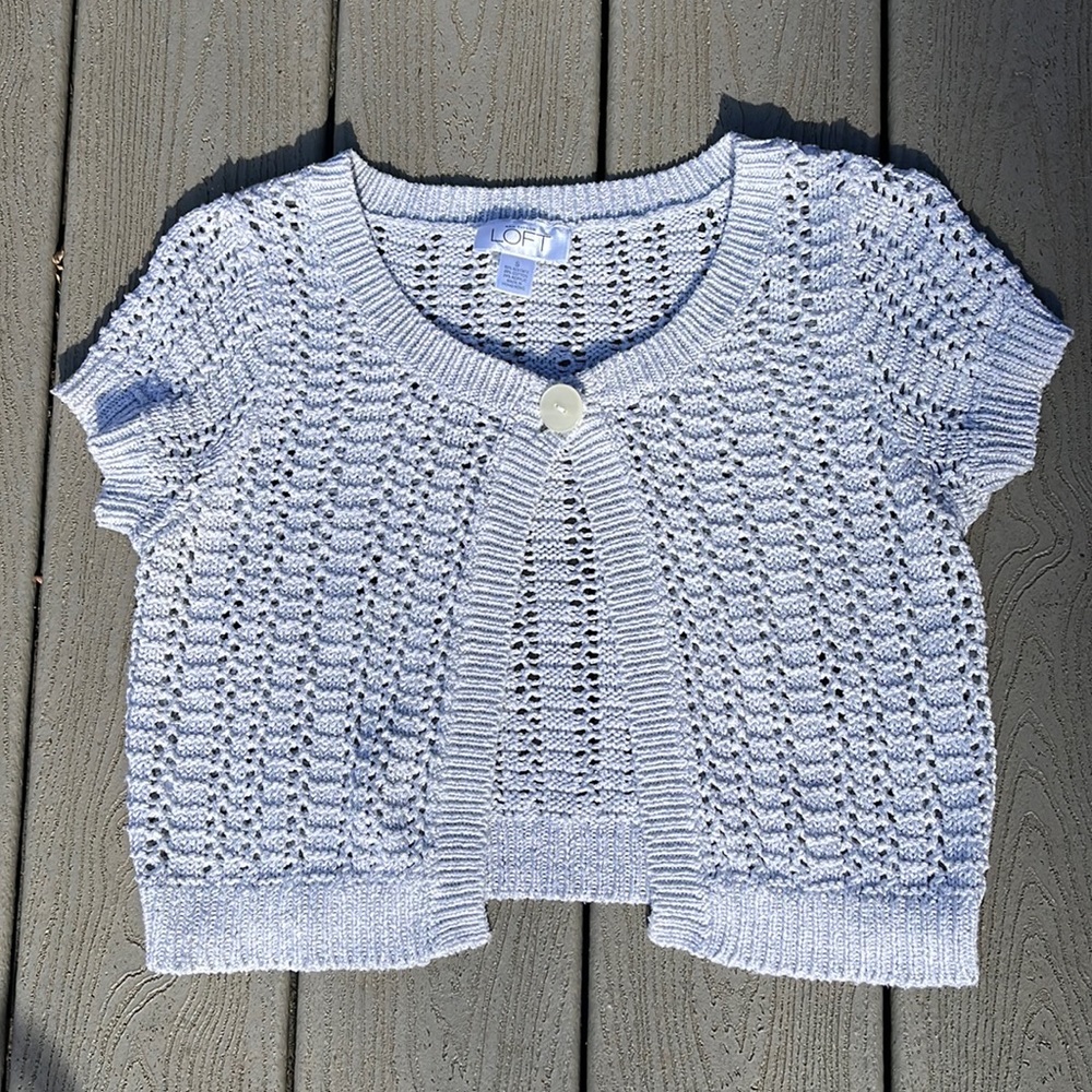 Loft Crochet short sleeve Cardigan/Shrug Small. Pale gray/silver